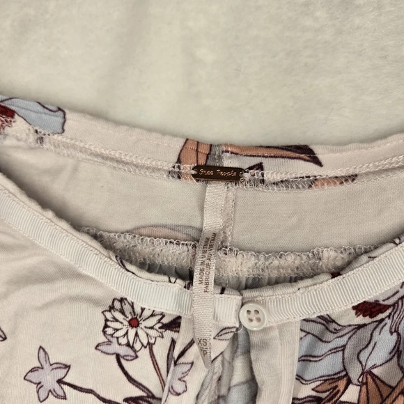 free people "keepin on top" ivory floral top - Picture 4 of 7